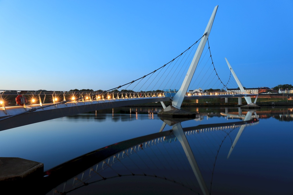 2018-05-13 Peace Bridge bei Nacht