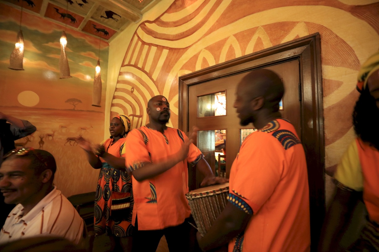 2018-10-21 Abendessen im The Africa Café