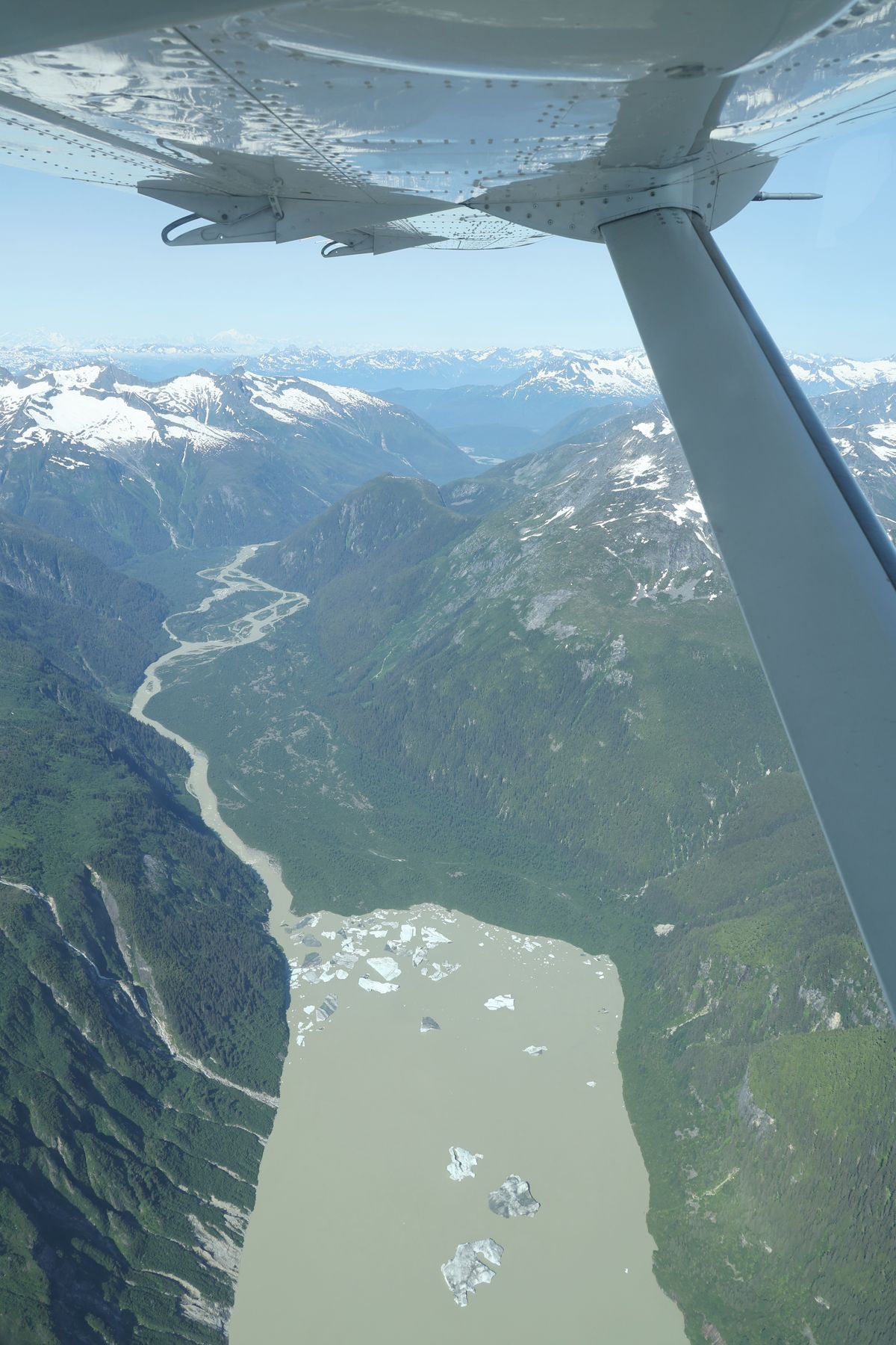 2023-07-09 Flug von Gustavus über Juneau nach Skagway