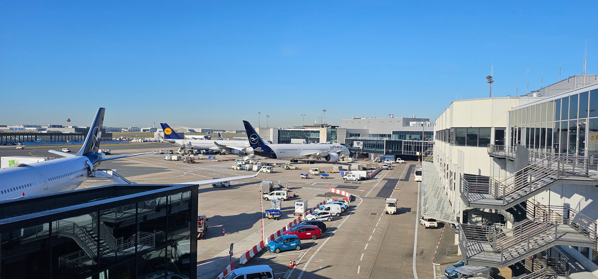 2026-04-23 Warten auf den Flug