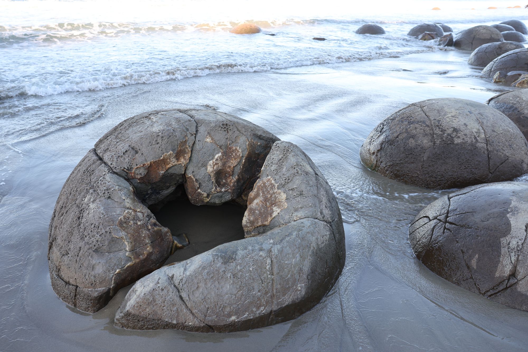 2026-05-02 Moeraki Boulder Beach