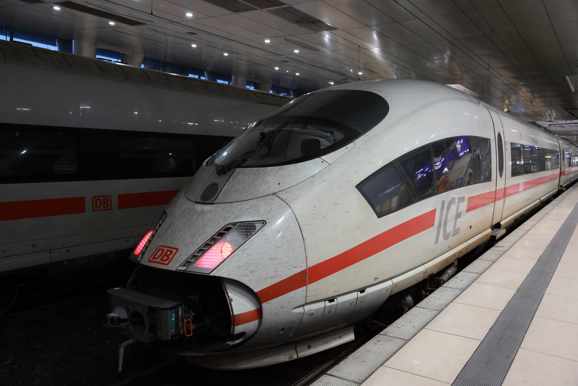 UIC 93 5403 / DB BR 403 / ICE 3
